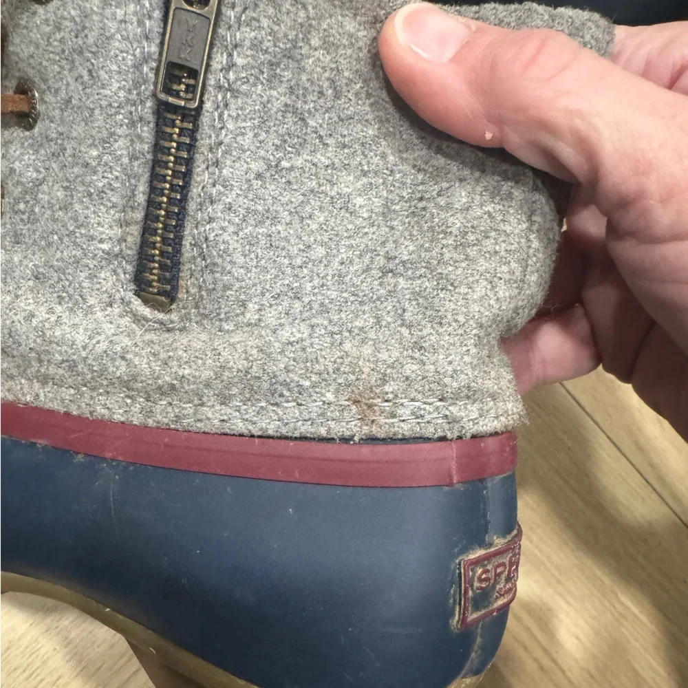 Sperry Women's Saltwater Rain Boots, size 5.5 Blue,‎ burgundy, and grey